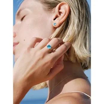 Anillo Le Carré Blue Love oro 18K con topacios GA143OA13