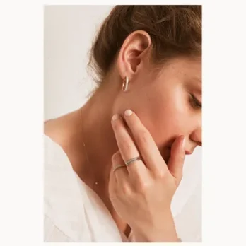 Aros Le Carré Daily Diamonds oro 18K con pavé de diamantes GB100OA00