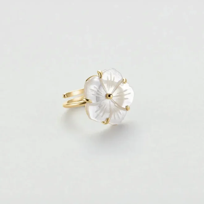 Anillo AGATHA PARIS TIARE ajustable en oro con flor de nácar 02280114-094-54