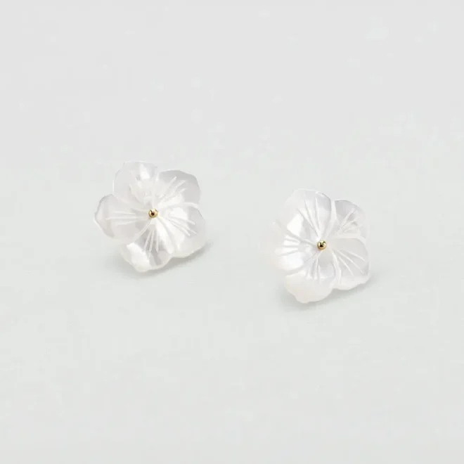 Pendientes largos AGATHA PARIS TIARE dorados con flores de nácar 02380733-094-TU