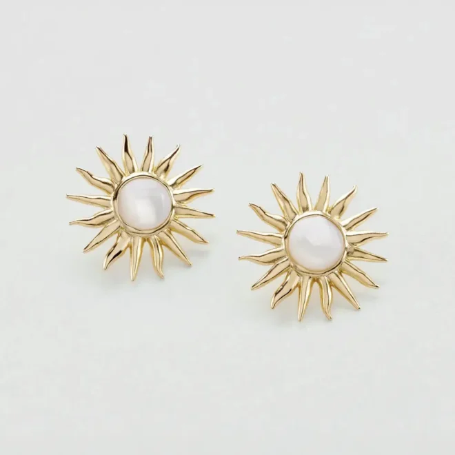 Pendientes largos AGATHA PARIS TIARE dorados con sol y nácar 02380734-094-TU