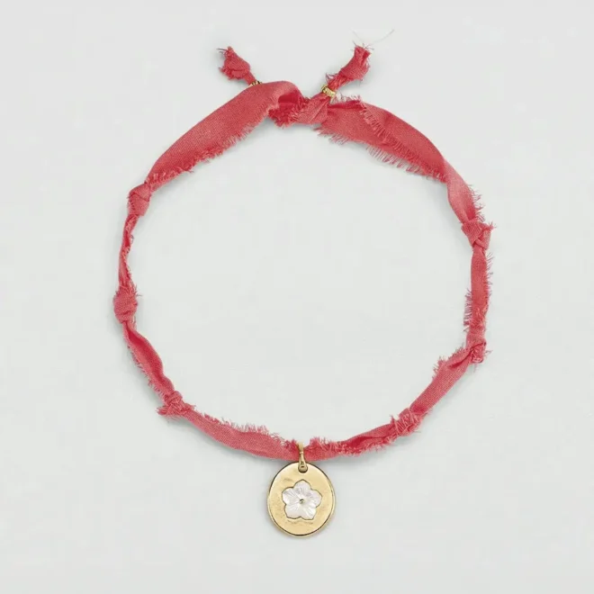 Collar tela Agatha Paris TIARE coral con medalla dorada y flor de nácar 02680436-128-TU
